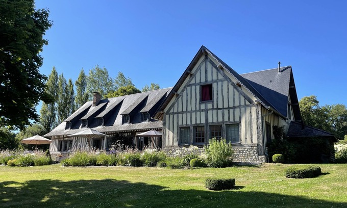 Blangy-le-Chateau House | Ravissante Propriété Avec vue et Piscine