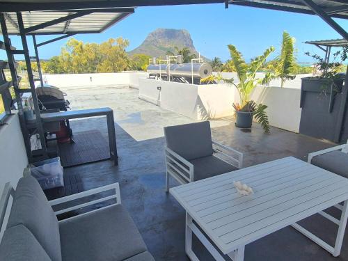 La Gaulette Apartment | Ray-grass