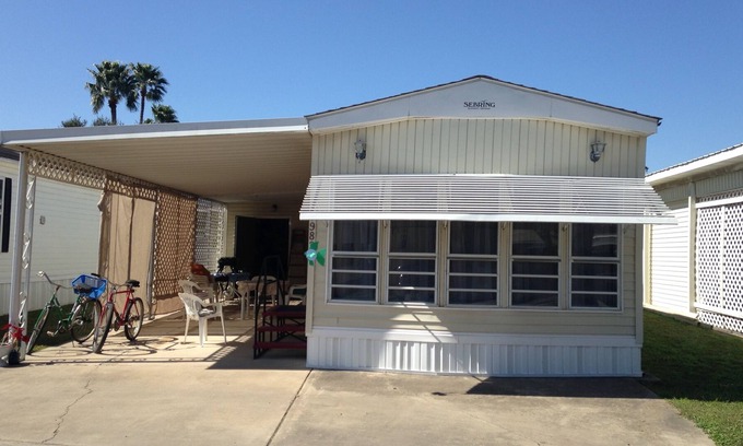 Pharr Cottage | Ready For Your Visit ! Enjoy The Sunshine , Pool And So Much More !