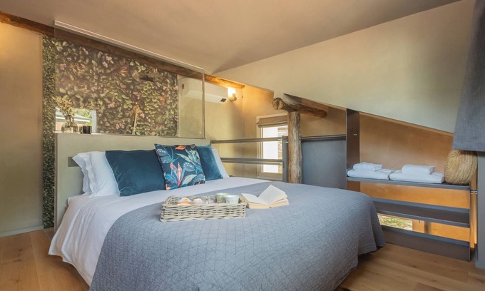 Carate Urio Apartment | Rebecca Suite nearby Urio's Castle