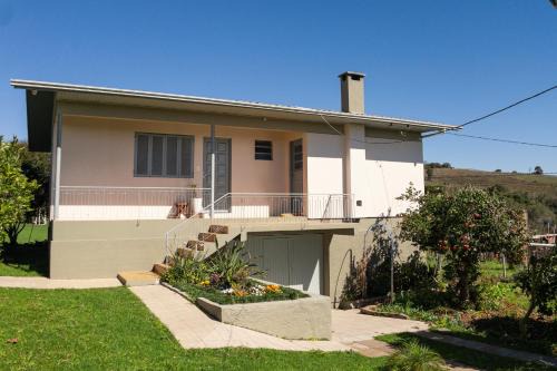 Merlot House | Recanto Nonna Lourdes, Casa no Vale dos Vinhedos com Café da Manhã Colonial Incluso