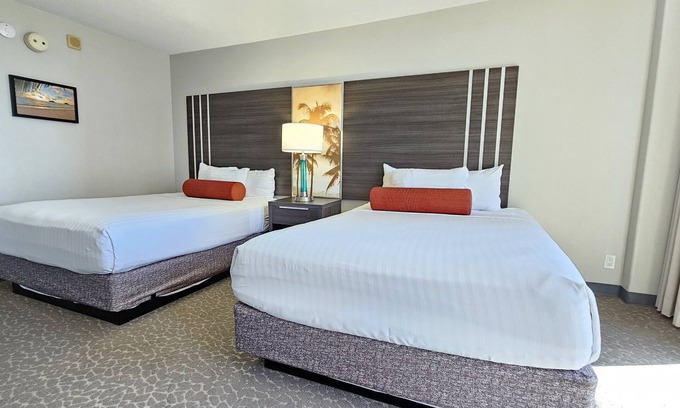 Waikiki Hotel | Recently Renovated Studio in Palms at Waikiki