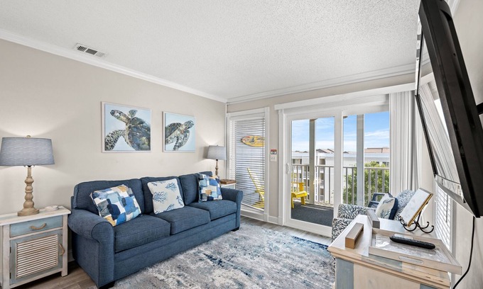 Myrtle Beach Condo | Recently Renovated, across the street from beach+FREE DAILY ACTIVITIES
