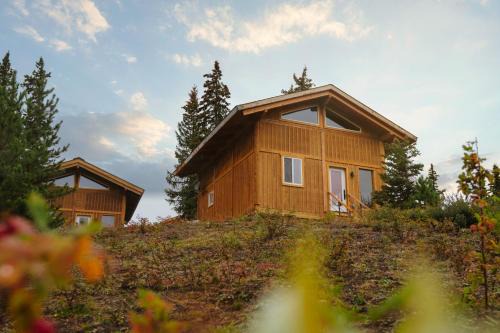 Nimpo Lake Resort | Red Cariboo Resort