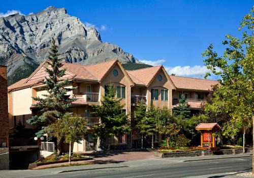 Banff Hotel | Red Carpet Inn