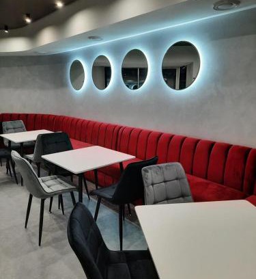 Kamenets-Podol'skiy Hotel | Red Cube Hotel