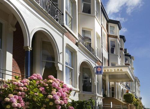 South Cliff Apartment | Red Lea Apartments with Pool & Spa Access