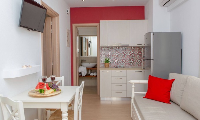 Naxos House | Red Moon Villa with private Pool | SUN AND MOON