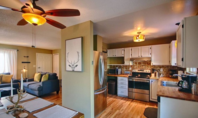Manitou Springs House | Red Rock Canyon Open Space Retreat