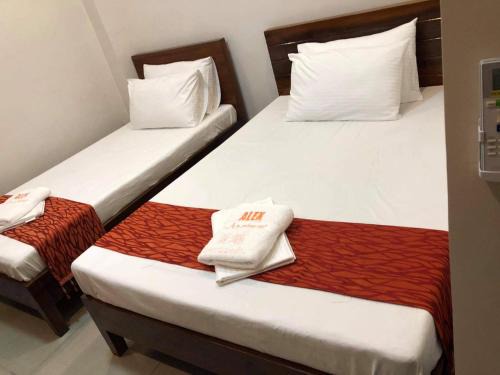 Naga Hotel | RedDoorz at Sta Cruz Naga City
