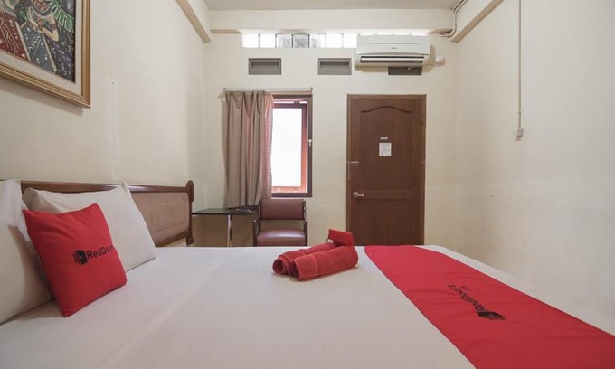 Turangga Hotel | RedDoorz @ Buah Batu 3