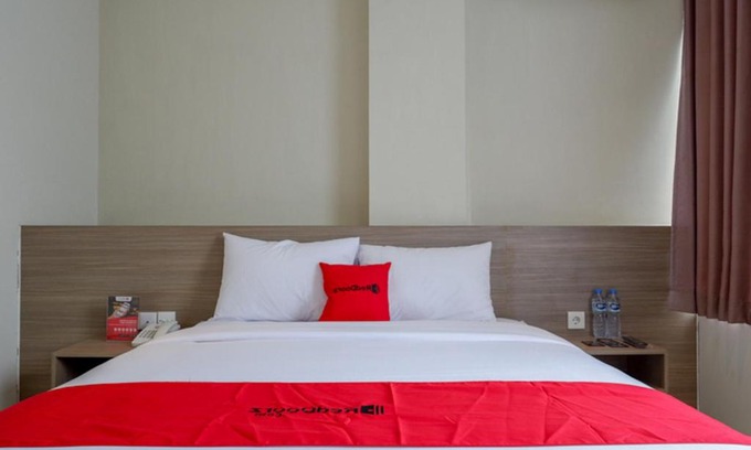 Semarang Hotel | RedDoorz near Exit Tol Banyumanik 2