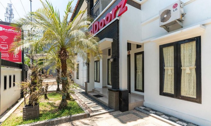 Panakkukang House | RedDoorz @ Pengayoman Panakkukang 3