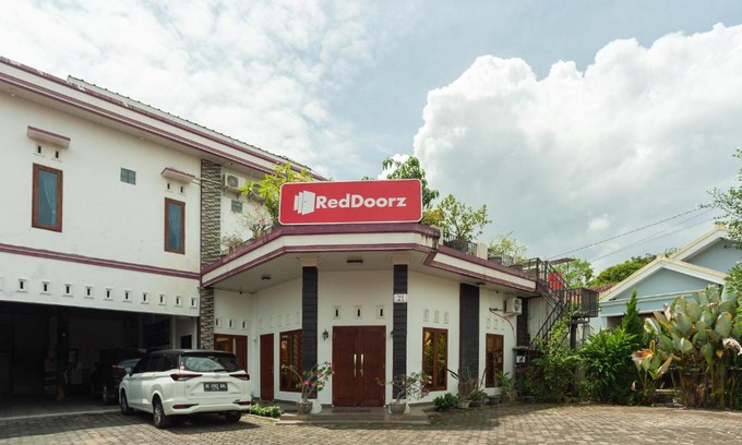 Rajabasa Hotel | RedDoorz Syariah @ Jalan Panglima Polim Lampung