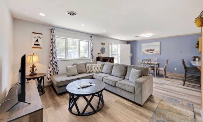 Put-in-Bay House | Reduced Fall Rates, perfect island location, tastefully decorated