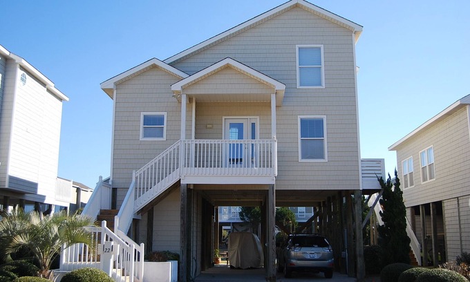 Ocean Isle Beach House | REDUCED RATES FOR AUGUST - 4 Bed IP House on Water-Sleeps 8-EASY BEACH ACCESS