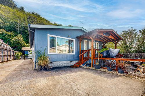 Winchester Bay House | Reedsport Coastal Retreat