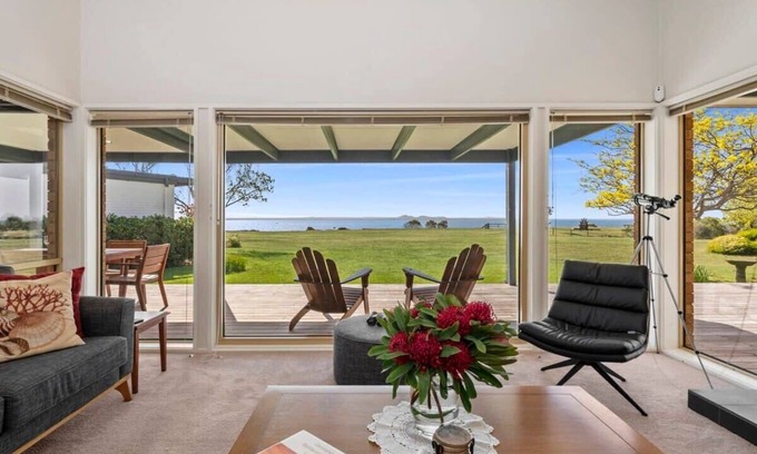 Clifton Springs House | ReelKeen on the Bellarine I Water Views with Beach Access