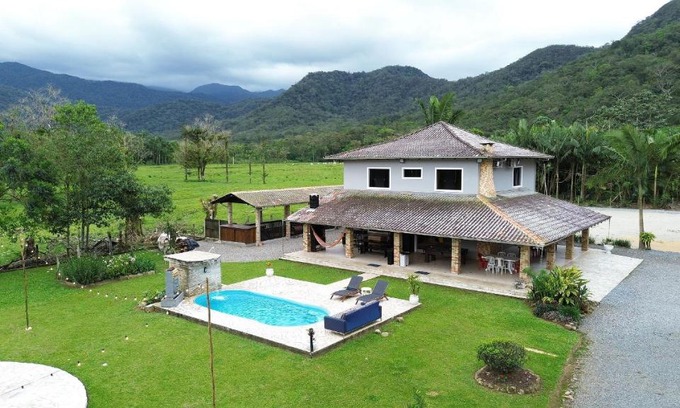Joinville House | Refúgio na encantadora Estrada Bonita - Joinville