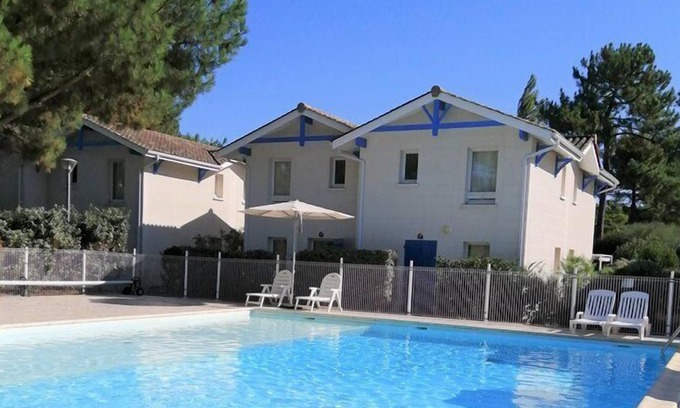 Le Verdon-sur-Mer House | Ref 584 - Pretty duplex house in residence with swimming pool