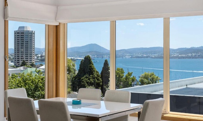 Sandy Bay Villa | Reflections on the Bay