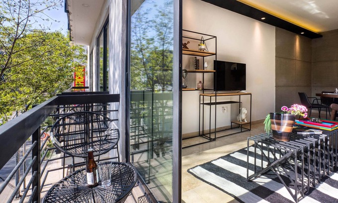 Colonia Cuauhtemoc Apartment | Reforma's 2BR Apt | Pvt Balcony | Gym+Rooftop+Grill
