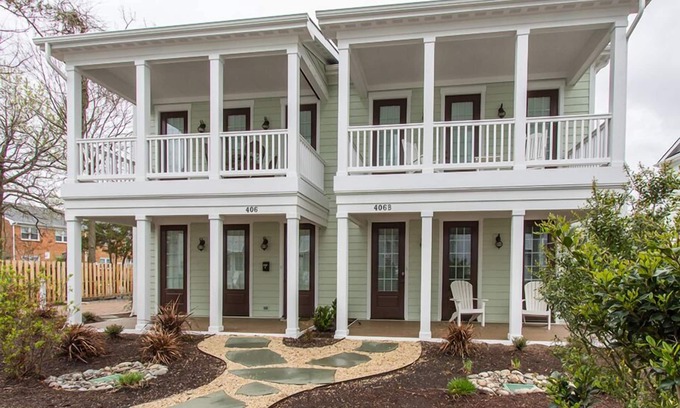 Northeast Virginia Beach House | Refreshed Pet-Friendly 2 BR Townhouse Walking Distance to the Beach and Boardwalk (406B)