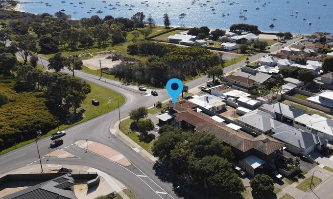 Rockingham Apartment | Refreshing 2BR Unit near the Beach with WIFI