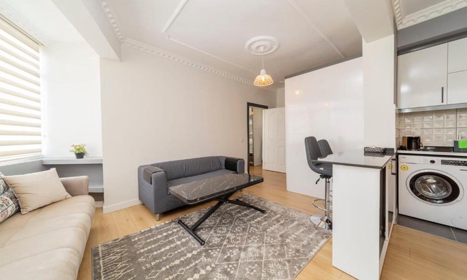 Kaleici Apartment | Refreshing Flat Close to Kaleici in Muratpasa