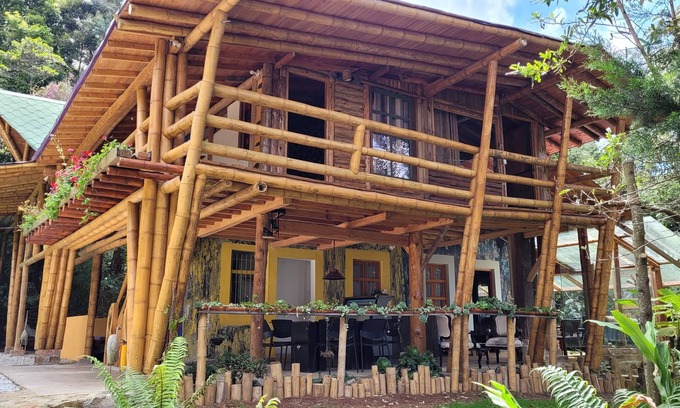 Santa Elena Hotel | Refugio en el Bosque