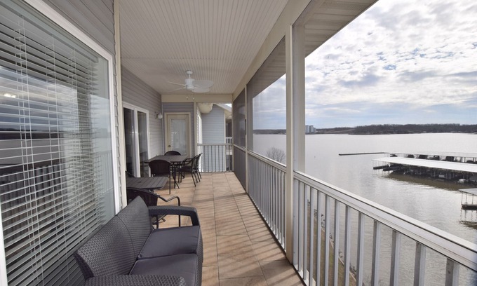 Village of Four Seasons Condo | Regatta Bay: 3 Br-3 Bath -Water Front/Screened Patio -2 Pools - BOAT SLIP