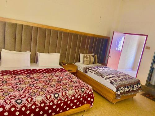 PECHS House | Rehaish Plus Guest House