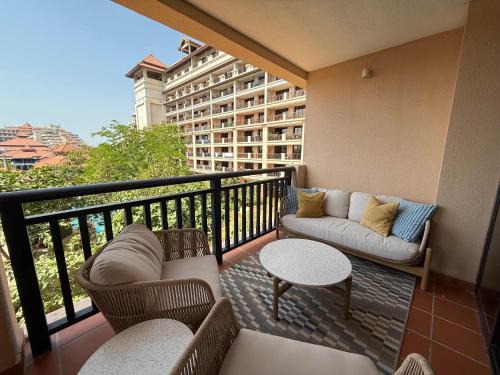 Palm Jumeirah Apartment | Reimagined 3BR Apartment in 5-star Resort