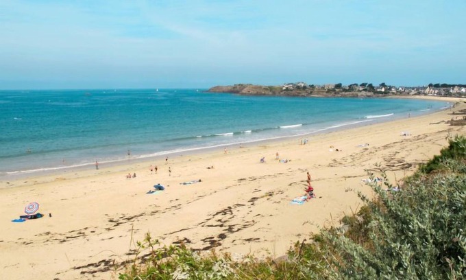 Saint-Malo Apartment | Reine Marine-T2 Balcon Lat. Mer by Interhome