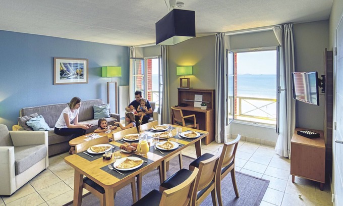 Saint-Malo Apartment | Reine Marine -T3 Face Mer by Interhome