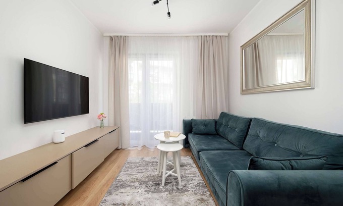 Srodmiescie Apartment | Reja 55 | Wroclaw | Stylish Apartment | Smart TV