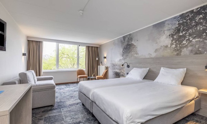 Municipality of Hellendoorn Hotel | Rejuvenate in Comfortable Room Near Sallandse Heuvelrug National Park