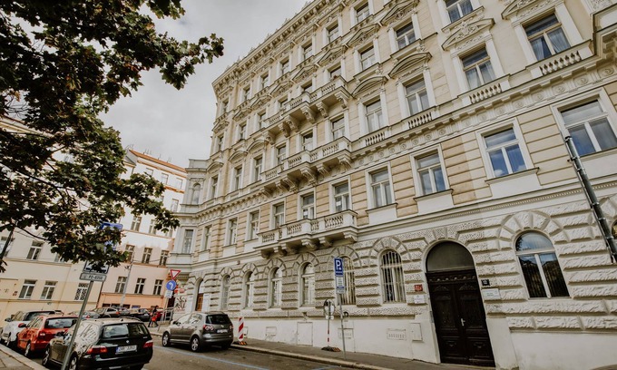 Prague 2 Apartment | Relax and dream in blue apt, 3mins to Wenceslas sq., BLUE
