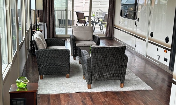 Central Okanagan Resort | Relax and Enjoy the Resort Life - this private oasis awaits you!