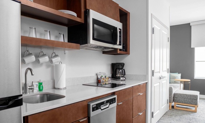 Clearwater Hotel | Relax and Unwind! 4 Relaxing Units, Free Breakfast, Free Parking, Pets Allowed
