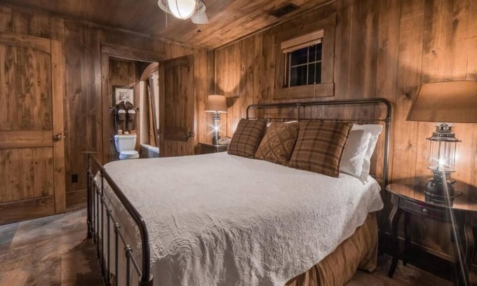 Genoa House | Relax at David Walley's Resort with Free WiFi, fireplaces and upscale amenities.