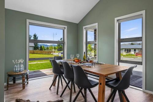 Hanmer Springs House | Relax at William Jones Place