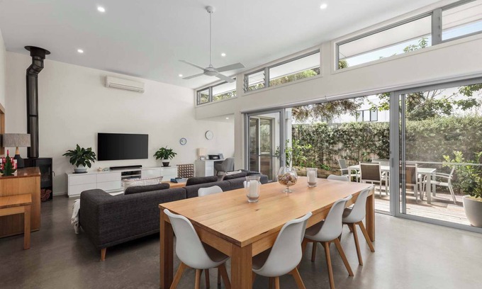 Barwon Heads House | Relax by the River Barwon Heads Coastal Escape