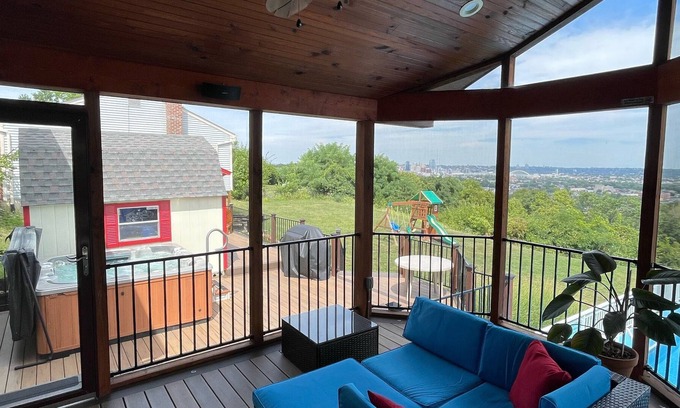 Latonia Resort | Relax for a Family Stay with amazing skyline views