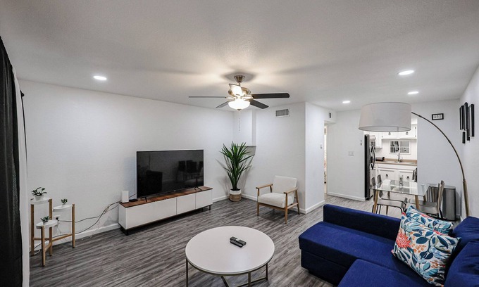 San Marquis Apartment | Relax FULL 2br/2b w/Pool & Spa Near OldTown & Bars