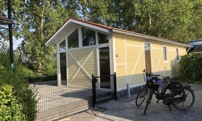 Breskens House | "Relax in Breskens in the Laguna Chalet: vacation with comfort and sea views!"