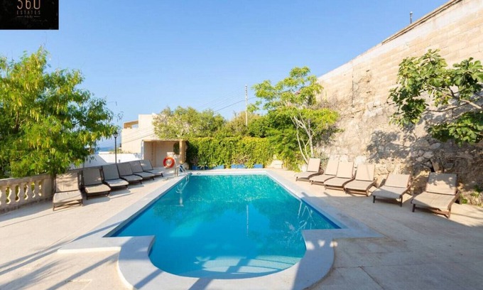 St. Paul's Bay House | Relax in Style at our 5BR Villa with Private Pool