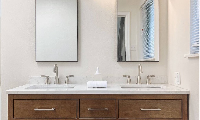 Highlands - Perkins House | Relax & Refresh– Family-Friendly, Ping Pong, Walk to LSU Stadium