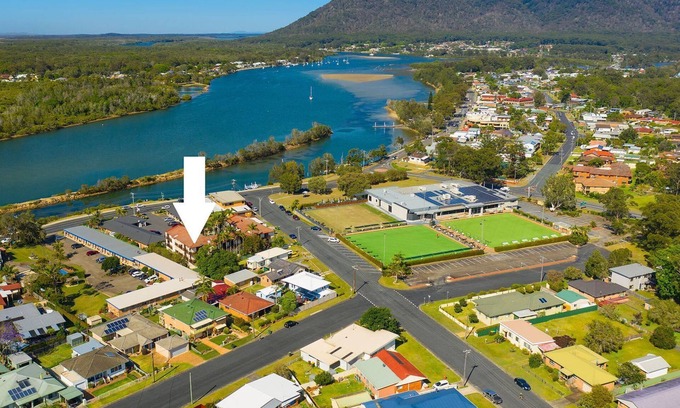 North Haven Apartment | Relax @ Riverview - 2 bedroom unit in North Haven, close to river and Bowling Club
