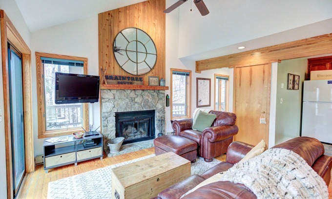 Deer Springs House | Relaxing 3 bdrm Mountain Cabin on Wintergreen Resort